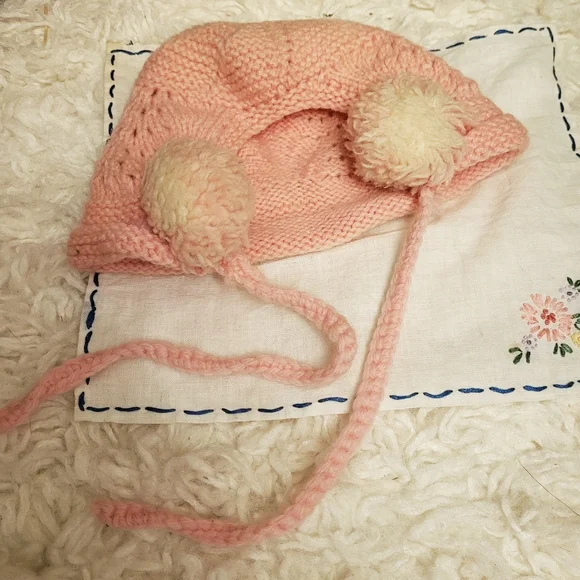Vintage handknit crochet blush peachy pink baby bonnet - Picture 3 of 5